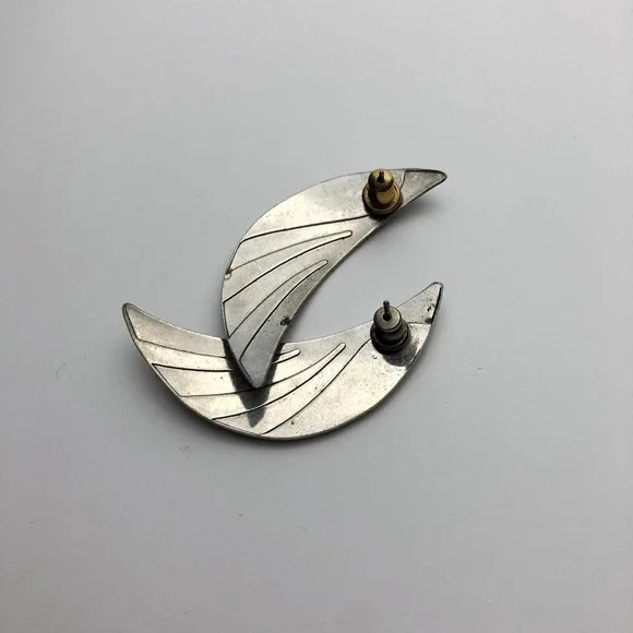 Vintage Two-Tone Crescent Earrings - Picture 3 of 4